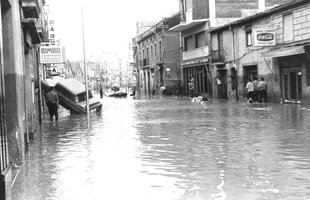 Resultat d'imatges de Les inundacions del riu llobregat 1962 1971